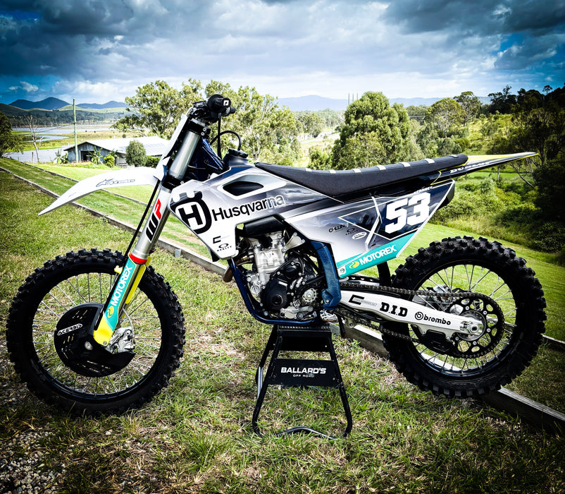 KEARNEY 53 design, (customizable graphic kits)